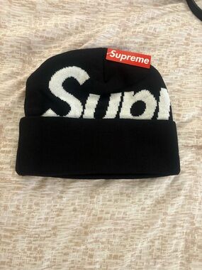 Supreme big logo beanie (FW25) black